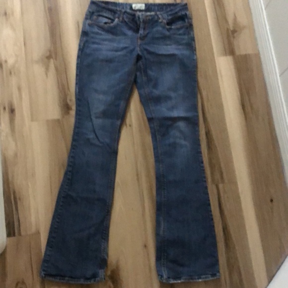 AEROPOSTALE JEANS Size 3/4 long. In NEW CONDITION. No rips, tears or fading. - Picture 4 of 6